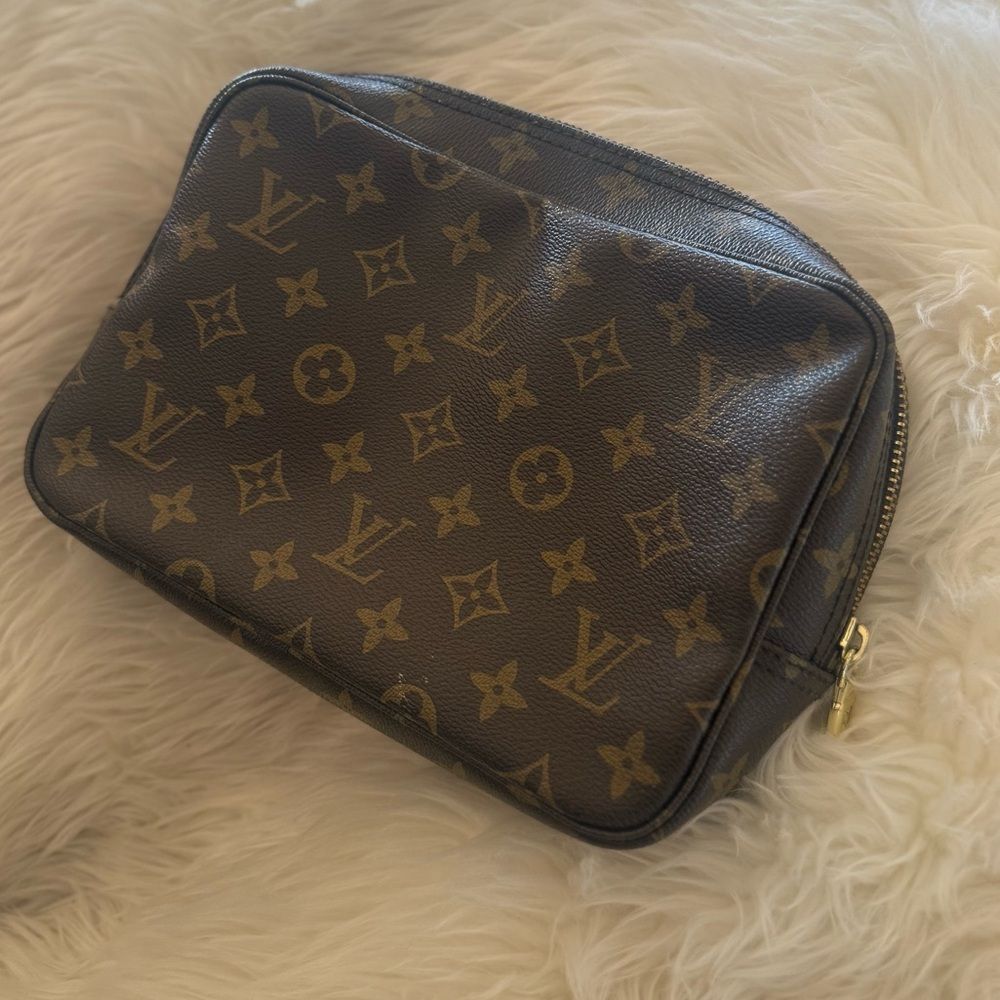 Louis Vuitton Monogram pouch - Picture 2 of 9